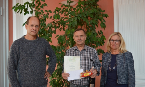 Gratulation zum 30-jährigen Arbeitsjubiläum: Michael Waßmann, Werner Brandes, Petra Eickmann-Riedel. Foto:Privat
