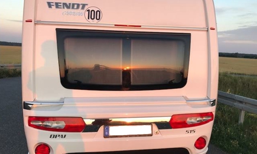 Diesen Wohnwagen stellte die Polizei sicher. Foto: Polizei