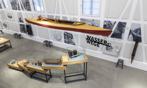 Historikerin Andrea Kienitz führt durch die Dauerausstellung. Foto: Museum Wolfenbüttel / Peter Sierigk