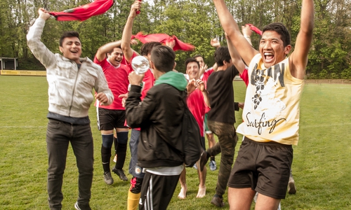 „Demokratie am Laufen halten“. Foto: Freiwilligenagentur Jugend-Soziales-Sport e.V.