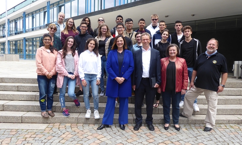 Empfang im Rathaus: Teilnehmer am internationalen Jugendcamp der Lions Clubs der Region. Foto: Stadt Wolfsburg