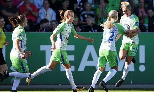 Die Tore von Anna Blässe (re.) und Pernille Harder reichten nicht zum Sieg für den VfL. Fotos: Agentur Hübner