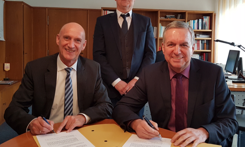 Landrat Franz (von links) Einhaus, Arno Kruse, Bürgermeister Gerd Albrecht. Foto: Katja Schröder, Landkreis Peine 