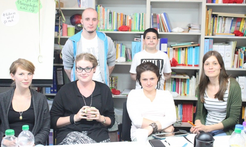 Roadtrip gibt den Startschuss für das Projekt "Kultur Café". Mareike Wagenführer, Daniela Rieken, Maximilian Rothfuchs, Sylvia Matysik, Carlos Cuel Gil und Katharina Haus entwickelten die Idee Foto: Max Förster