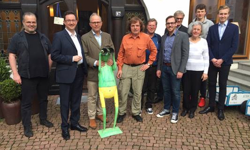 Die FDP zu Gast im „PLUMBOHMS“: 2.v.l. Kreisvorsitzender Florian Schmidt, 3.v.l. Inhaber Dipl.-Kfm. Dirk Junicke. Foto: FDP Ortsverband Goslar