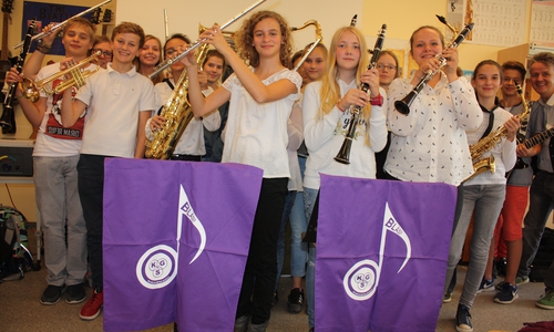 Die Bläserklasse Jahrgang 7 der Kooperativen Gesamtschule Wilhelm-Röpke aus Schwarmstedt nimmt an der 7. Schulorchesterwoche an der Adolf-Grimme-Gesamtschule teil. Foto: AGG