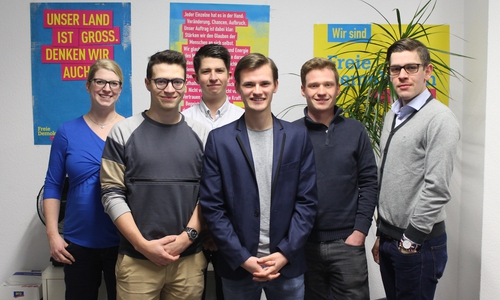 Christina Balder, Max Weitemeier, Adam Vuckic, Vincent Schwarz, Rasmus Hilgner und Philipp Literski (v.l.n.r.). Es fehlt: Piet Schwarz. Foto: FDP