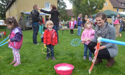 Viele Erstklässler aus der benachbarten Geitelschule besuchten den Tag der offenen Ulme. Foto: Bastian Lüpke