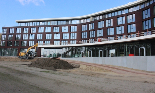 Im Zusammenhang mit dem Hotelneubau am Allersee wurden die Außenflächen im Allerpark in 2017 angepasst und aufgewertet. Archivfoto: Eva Sorembik