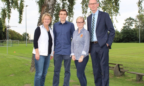 Das Foto zeigt von links: Mentorin Ingrid Pahlmann MdB, die beiden Mentis Julius Nießen und Darja Kröplin sowie den Kreisvorsitzenden Christoph Plett. Foto: CDU-Kreisverband Peine