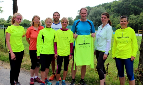 Die Asse Runner in nuer Montur. Foto: Bernd-Uwe Meyer