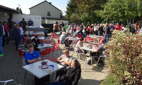 Geschlemmt wurde mit Kartoffelpuffern, Herbstsuppen, Wurst und Steaks vom Grill. Foto: Privat