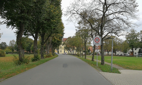 Neue Tempo-30-Zone in Wiedelah, Amtstraße. Fotos: Stadt Goslar