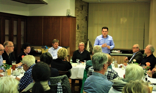 Nach kurzen Feierlichkeiten ging es wieder an die Arbeit. Foto: SPD Gifhorn
