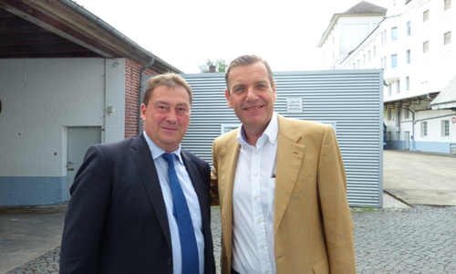 Die Mühle Rüningen wurde vor kurzem, im Rahmen seiner Sommertour, vom CDU-Bundestagsabgeordneten Uwe Lagosky besucht. Dort traf Lagosky auf den Firmeneigentümer Stefan Engelke. Foto: Bokelmann