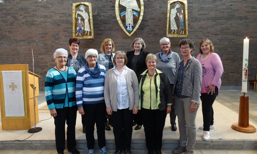 Die anwesenden Mitglieder des Oase-Café-Teams: Edith Steffen, Ina Stock, Dorothee Brüder, Angelika Beck-Markowis, Hilde Meyer, Edith Boggasch, Heike Müller, Margret Klooth, Karin Meyer und Martina Ladwig (v. li.). Foto: Riekeberg