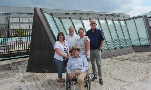 Iris Schubert (stv. Kulturausschussvorsitzende), Frank Poerschke (Bürgervertreter im Kulturausschuss), Elke Binder (AG-Mitglied), Ralf Krüger (Ratsvorsitzender und Kulturausschussmitglied) und Frank Helmut Zaddach (AG-Mitglied) beim Besuch der Geschäftsstelle Kultur im AAK. Foto: privat 