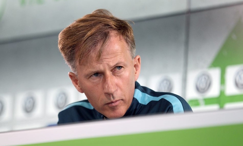 Hat sich etwas einfallen lassen: VfL-Cheftrainer Andries Jonker. Foto: Agentur Hübner