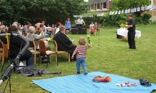 Herzlich laden die Quartiersgemeinden St. Trinitatis und Hauptkirche BMV Wolfenbüttel zum alljährlichen Gottesdienst im Grünen ein. Foto: Hilke Junger