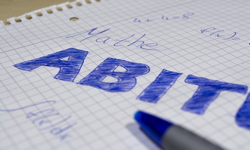 Ein Schuleinbruch in Goslar sorgte dafür, dass bundesweit die Mathe-Prüfungen ersetzt werden mussten. Symbolfoto: Pixabay