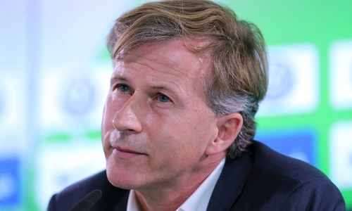 Andries Jonker gibt sich gelassen vor dem schweren Gegner aus Dortmund. Foto: Agentur Hübner