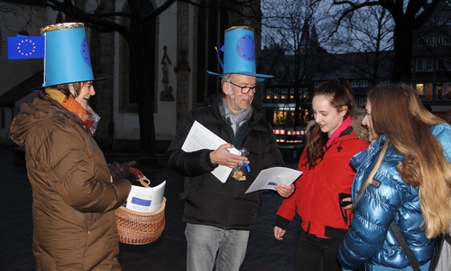 Die Mitglieder von Pulse of Europe warben für die europäische Idee. Foto: Pulse of Europe