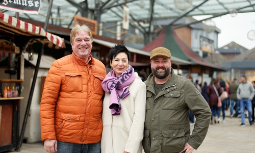 Suchen einen Weihnachtsbaum für ihre Stadtteile:

(von links) Ralf Mühlisch, Immacolata Glosemeyer und Matthias Presia (alle SPD)

Foto: SPD