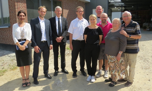 Jasmin Guss-Klier (von links), Jens Hofschröer, Kai-Uwe Hirschheide, Oberbürgermeister Klaus Mohrs, Holger Stoye und die Unternehmer Maren und Edmund Lange sowie die Eltern Leonhard und Ernestine Lang tauschten sich zu verschiedenen Themen aus. Foto: wmg