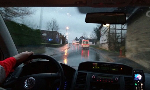 Im Fahrzeug-Verband erkundeten die DRK-Helfer den Kreis
Wolfenbüttel - auf der Suche nach geeigneten Orten für
Behandlungsplätze. Fotos: DRK