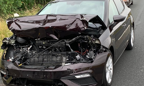Der Fahrer des Seats konnte nicht mehr ausweichen. Fotos: Feuerwehr
