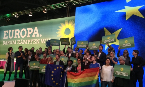 Europakandidaten mit: 2. Reihe 2. von rechts Viola von Cramon, und 6. von rechts Katrin Langensiepen Foto: GRÜNE Wolfenbüttel