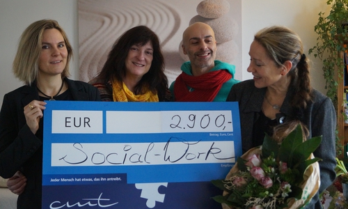 2.900 Euro kamen für den guten Zweck zusammen. Foto: cmt Wolfsburg