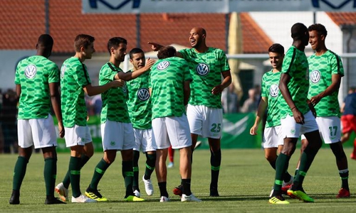 Die Wölfe freuten sich nach dem Sieg. Foto: imago/Jan Huebner