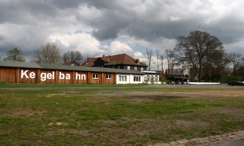 Die Stadt soll ein städtebauliches Konzept zur Errichtung von Wohnungen auf  dem Schützenplatz erstellen. Foto: Anke Donner