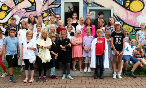 Eine Gruselparty mit Geisterbahn erlebten die Kinder in Remlingen. Foto:Bernd-Uwe Meyer

