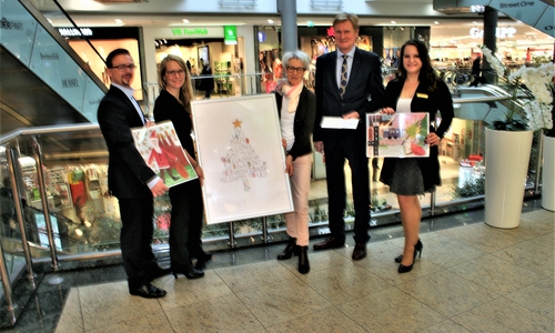 Christopher Hesse (Abteilungsleiter Veranstaltungen der WMG), Birgit Fabian (Gewinnerin), Uthe Bloch (Geschäftsführerin vom Frauenhaus), Joachim Schingale (Geschäftsführer der WMG), Janine Marz (Center-Manager der City-Galerie). Fotos: WMG
