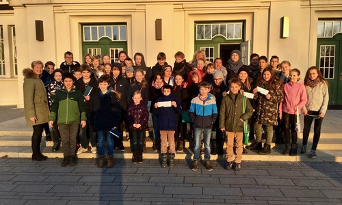 Die Klassen 5b und 6a des Theodor-Heuss-Gymnasiums sahen "Momo" im Lessingtheater. Fotos: THG