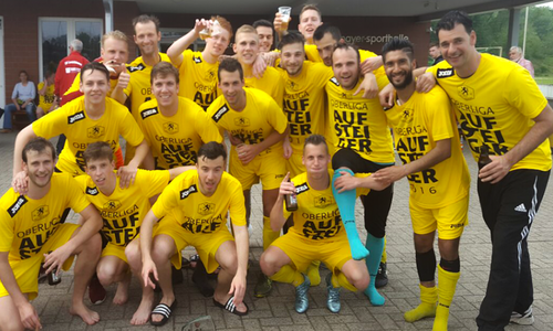 Aufsteiger MTV Gifhorn hat Grund zu jubeln: Durch den Last-Minute-Treffer des Torwarts, Tobias Krull, entführen die Schwarz-Gelben einen Punkt aus Osnabrück. Symbolfoto: Hartmut Ritz