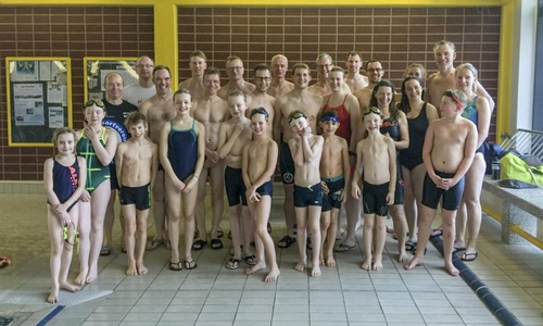Glückliche Teilnehmer des diesjährigen Trainingslagers Foto: LSV TriTeams