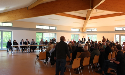 Im Dorfgemeinschaftshaus hatten die Ortsräte viel Bürgerbesuch. Foto: Christoph Böttcher