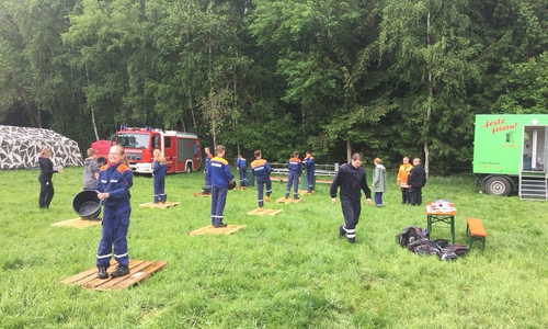 In diesem Jahr begrüßte Ortsbrandmeister Tim-Bastian Freier 70 Teilnehmer. Fotos: Jugendfeuerwehr Fallersleben 