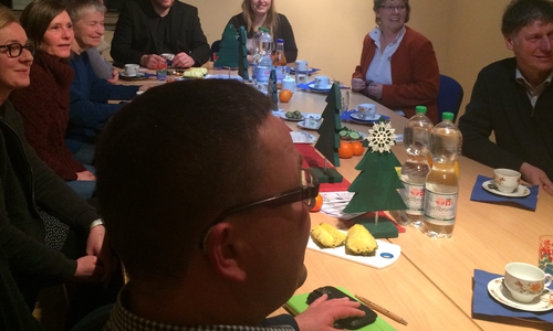 J. Selke-Witzel, U. Krause, U. Siemens, Ch. Wagner-Judith, Gh. El Boustami, Pfarrer M. Eggert, Projektstudentin Fr. Rassel, Projektleiterin E. Birthler und R. Strobach. Foto: Angelika Uminski