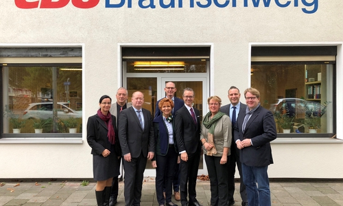 Veronika Koch MdL, Landtagvizepräsident Frank Oesterhelweg MdL, Finanzminister Reinhold Hilbers MdL, Justizministerin Barbara Havliza, Christoph Plett MdL, Staatssekretär Dr. Berend Lindner, Landwirtschaftsministerin Barbara Otte-Kinast, Oliver Schatta MdL und Carsten Müller MdB. Foto: CDU-Landesverband Braunschweig