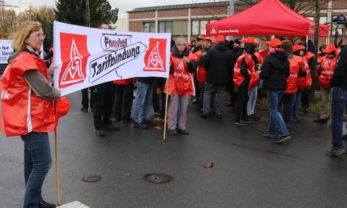 Warnstreik bei Ficosa Foto: Werner Heise
