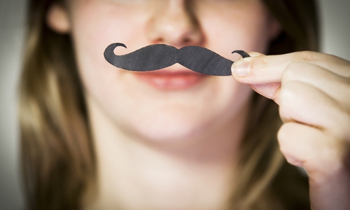 Mit oder ohne – dieser kleine Unterschied macht sich noch immer im Portemonnaie bemerkbar. Zum Internationalen Frauentag fordert die Gewerkschaft NGG die Politik auf, ein Recht auf gleiche Bezahlung für gleiche Tätigkeiten zu garantieren – egal für welches Geschlecht.
Foto: Tobias Seifert/NGG