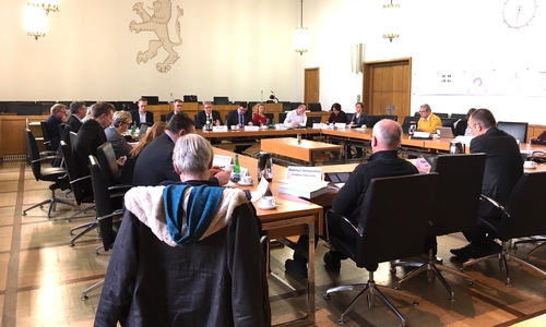 Der Bauausschuss stimmte in seiner Sitzung am Dienstag für ein Modellprojekt mit photokatalytischen Baustoffen. Foto: Alexander Dontscheff