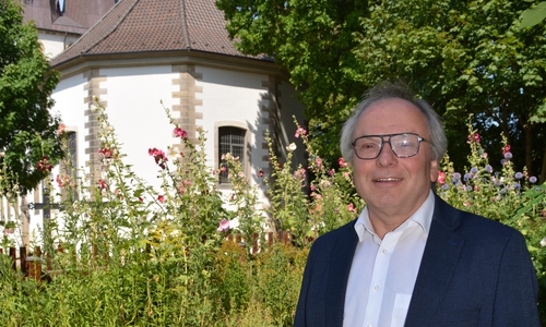 Hans Schweda verabschiedet sich nach 37 Jahren im Dienst der Kirche in den Ruhestand.

Foto: ev.-luth. Kirchenkreis Peine