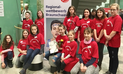Schüler des Ratsgymnasium beim Wettbewerb Jugend forscht, Foto: Ratsgymnasium Wolfsburg