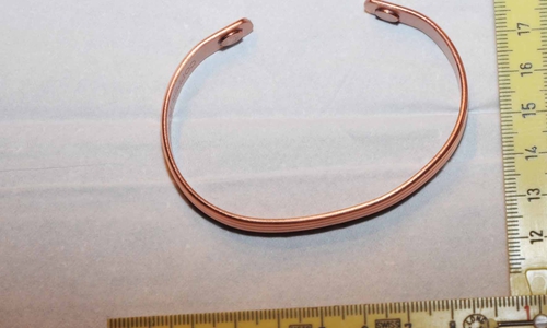 Der gefundene Armreif. Foto: Polizei Braunschweig