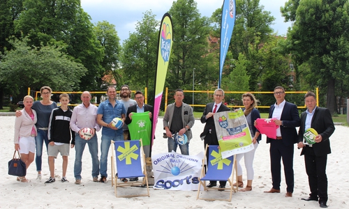 Die Partner und Sponsoren der 5. Wolfenbütteler BeachDays freuen sich auf zehn Tage Sport, Spiel und Spaß am Stadtstrand. Foto: Antonia Henker